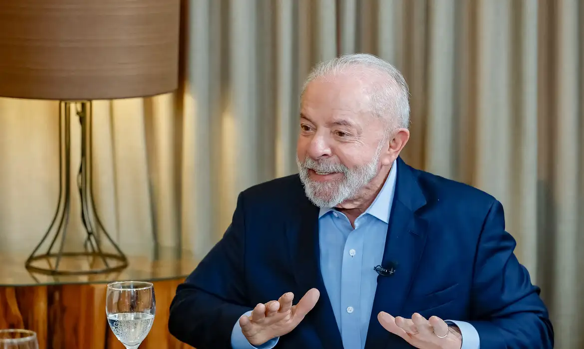 Pesquisa aponta Lula favorito em todas as projeções para 2026