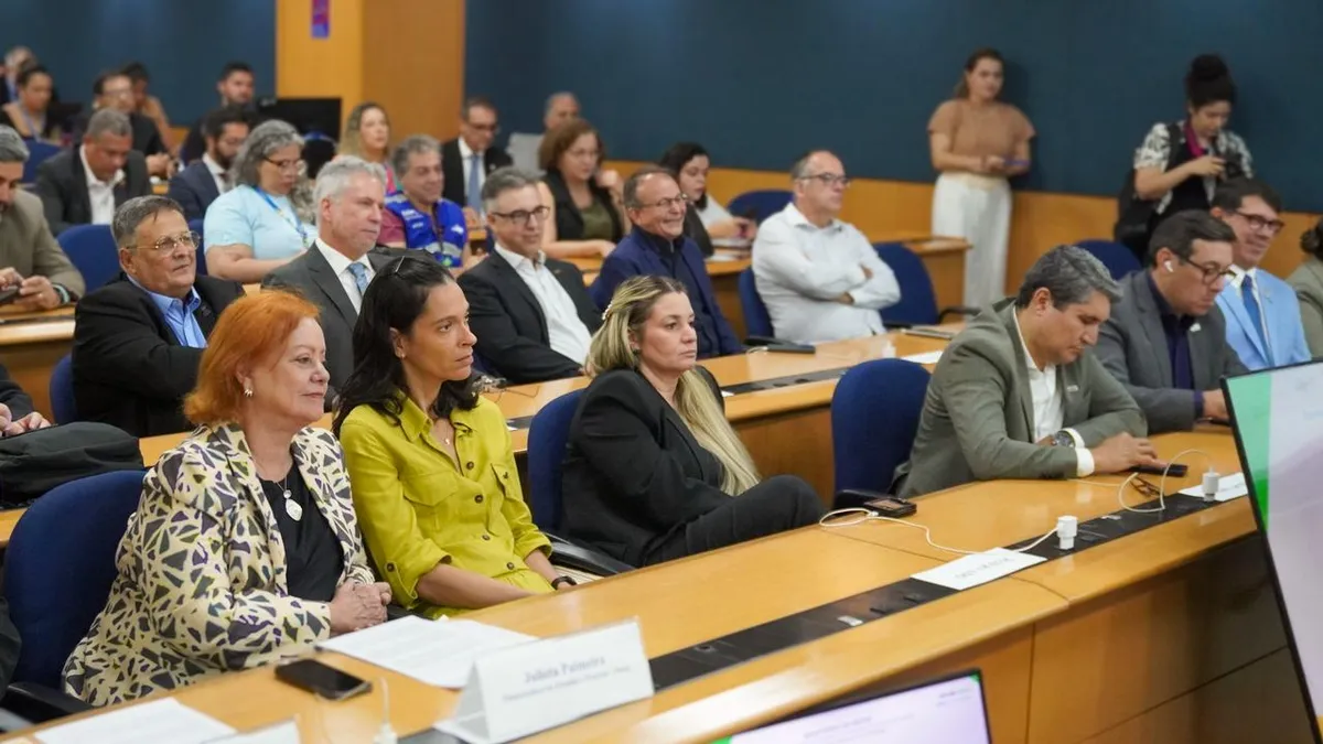 O evento contou com a presença de autoridades, pesquisadores e representantes das FAPs de diversos estados