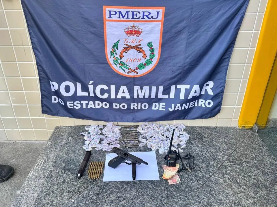 Material encontrado junto com os suspeitos