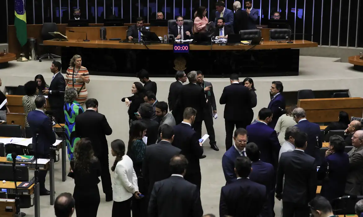 A derrubada do decreto representa uma derrota para o governo federal e a medida agora segue para o Senado Federal