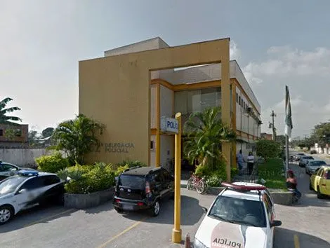 De acordo com as investigações, a vítima morava com o casal, e durante os anos de 2012 a 2015, sofreu os abusos