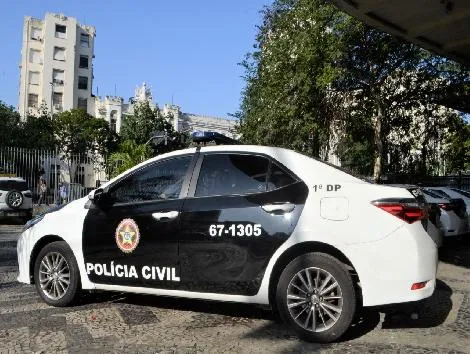 Contra a mulher, foi cumprido um mandado de prisão preventiva por tentativa de homicídio