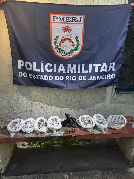 Os presos e todo o material foram encaminhados à 75ª DP (Rio do Ouro)