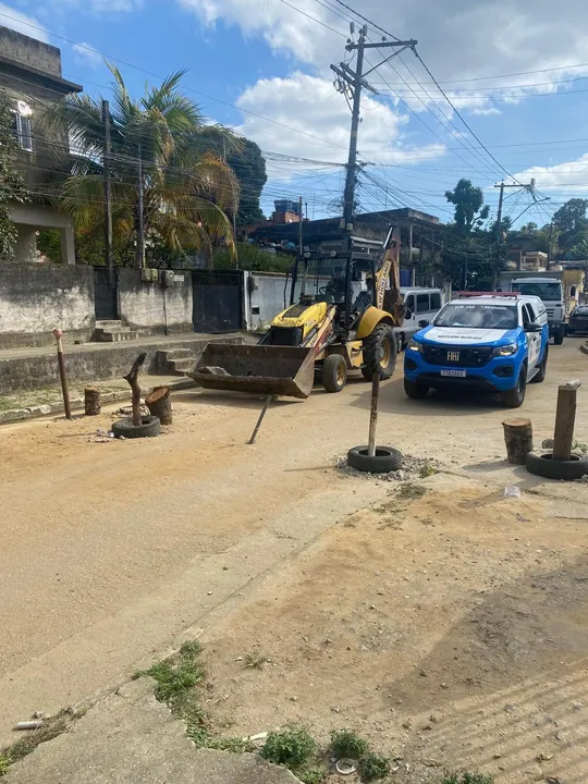 A operação começou às 7h30, na Rua Estrela Dalva.