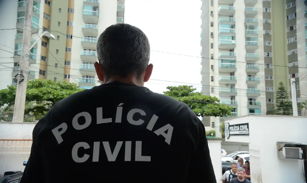 A situação chamou a atenção da Federação de Futebol do Estado do Rio de Janeiro (Ferj), que denunciou o caso à Polícia Civil