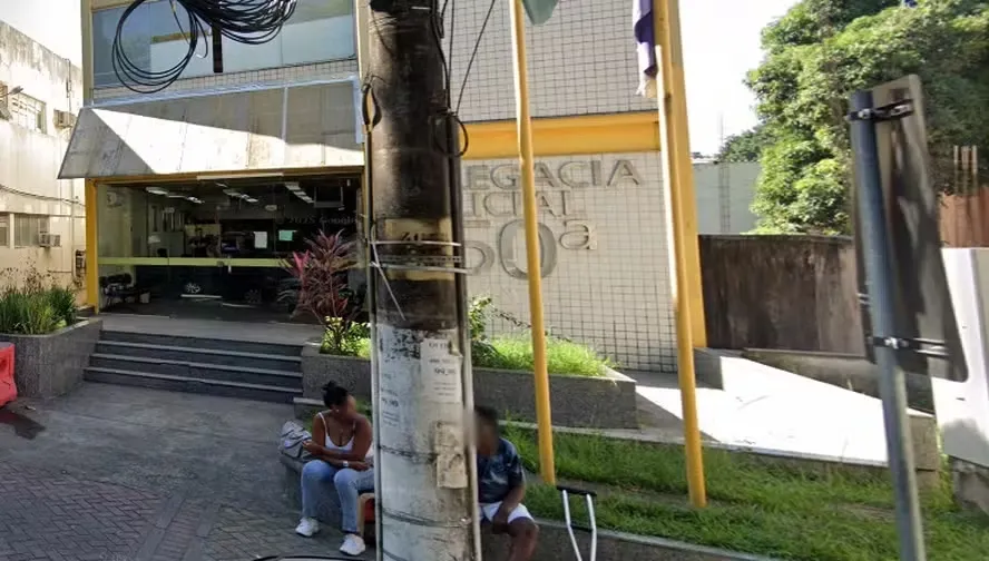 Segundo informações coletadas durante a investigação, as vítimas eram mantidas em condições deploráveis e privadas de sair do local