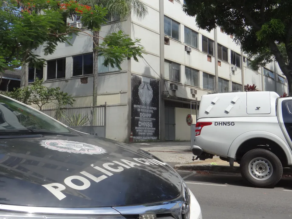 Homem foi encontrado por Divisão de Homicídios de Niterói, São Gonçalo e Itaboraí (DHNSG)