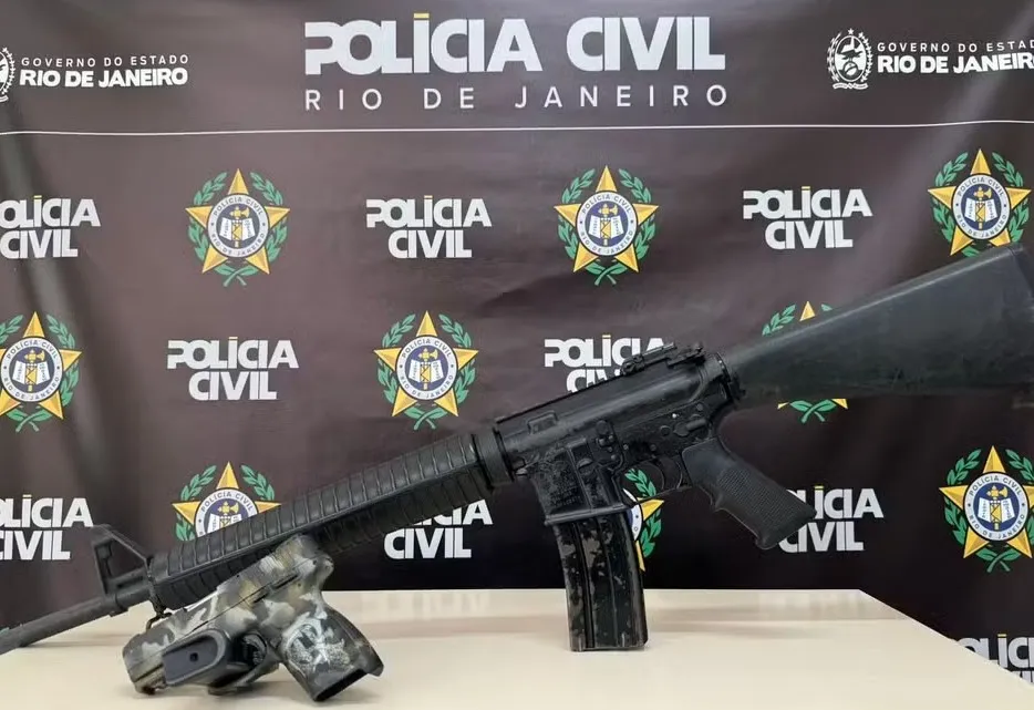 Fuzil e pistola roubados durante assalto foram recuperados pelos agentes da Polícia Civil