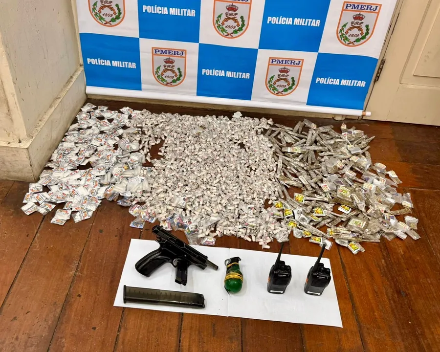 Entre material apreendido estavam mais de 1,3 mil pinos de cocaína