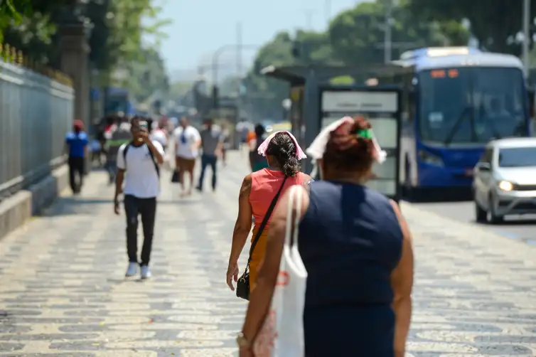 População enfrenta nova onda de calor nesta semana