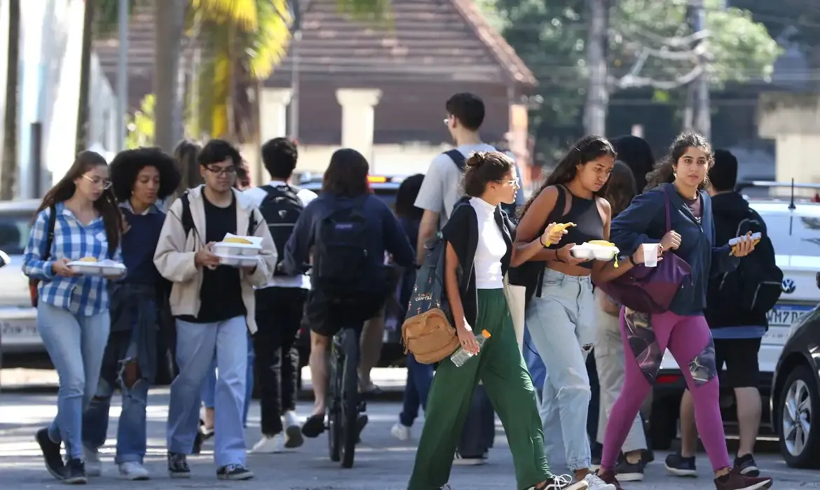 A medida foi criada para diminuir a evasão nas faculdades públicas e privadas