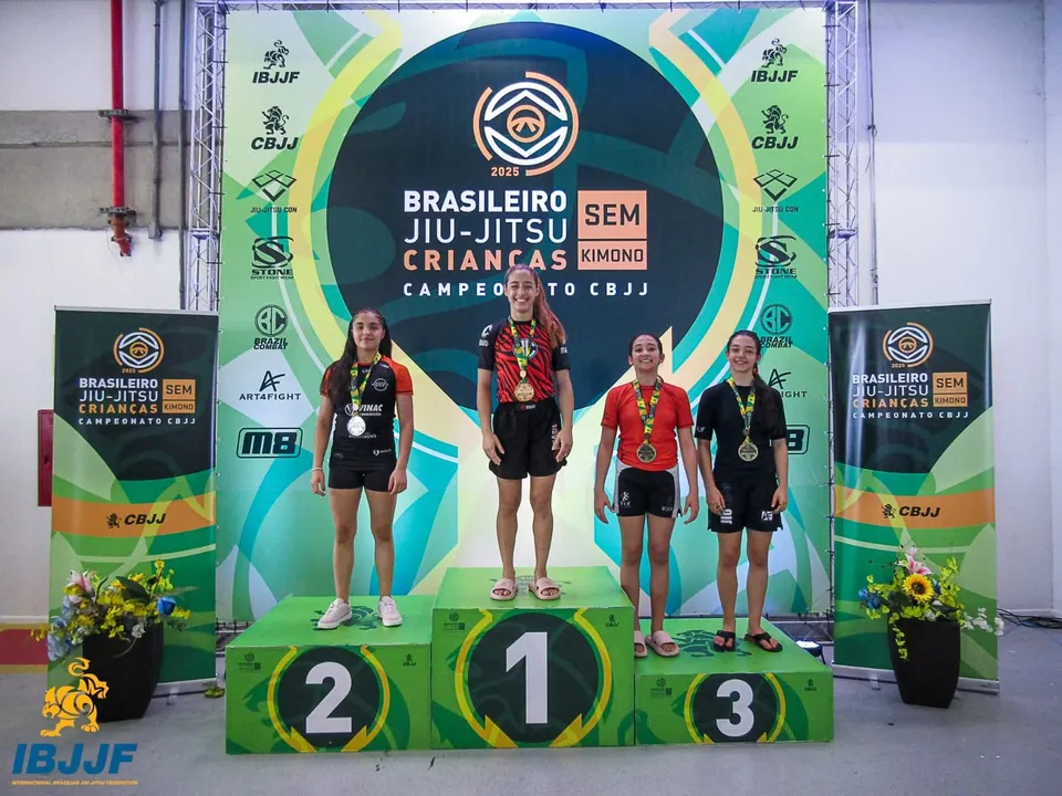 Geovanna Black conquistou a medalha de ouro no Campeonato Brasileiro sem Kimono Kids no último domingo (21)