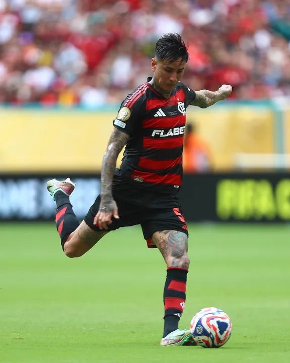 Pulgar passará por cirurgia no pé direito e será desfalque no Flamengo