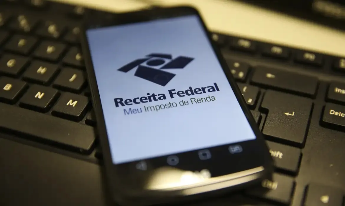 A consulta pode ser feita na página da Receita Federal na internet