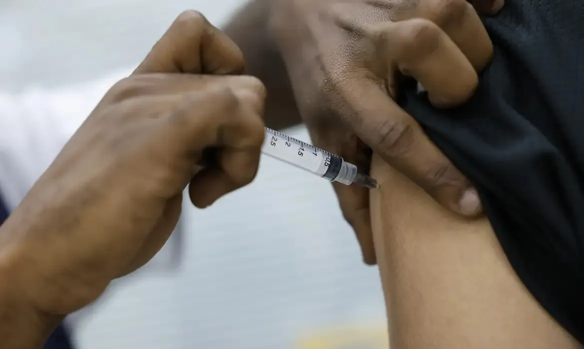 Desde o início de 2025, o estado contabiliza 6.277 internações e 476 mortes por SRAG em consequência de infecções graves