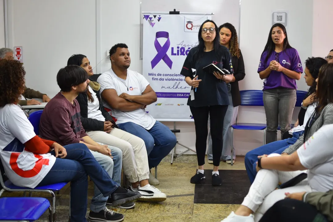 A atividade foi conduzida por Aylana Achieta, assistente social da Casa da Mulher
