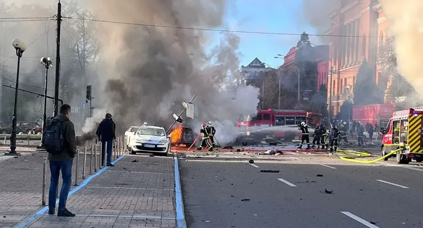 Imagem ilustrativa da imagem Rússia lança ataque massivo contra Kiev, na Ucrânia; 15 ficam feridos