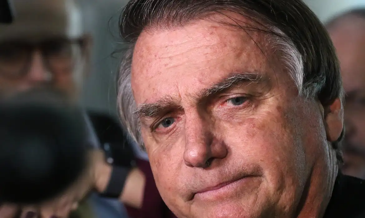 Medida serve para evitar possível tentativa de fuga do ex-presidente Jair Bolsonaro