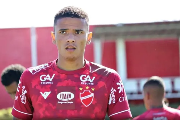 Marcos Vinicius Alves Barreira, conhecido como Romário, foi beneficiado com a decisão do STJD