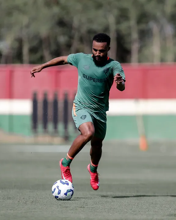 Samuel Xavier avança em recuperação no Fluminense