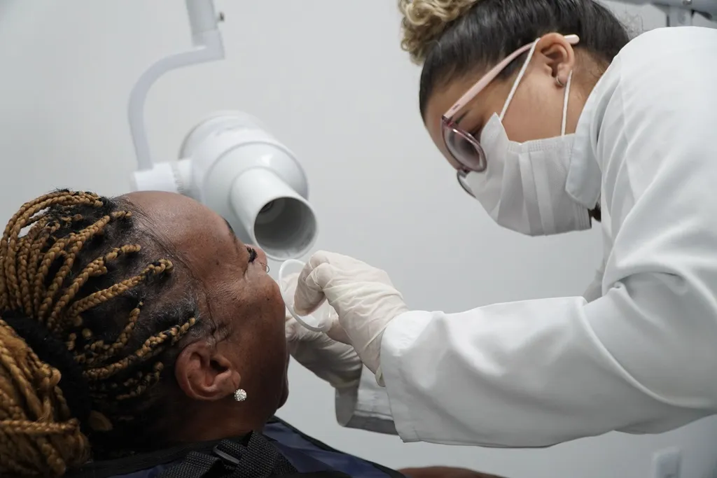 São Gonçalo expande raio-x odontológico na rede pública