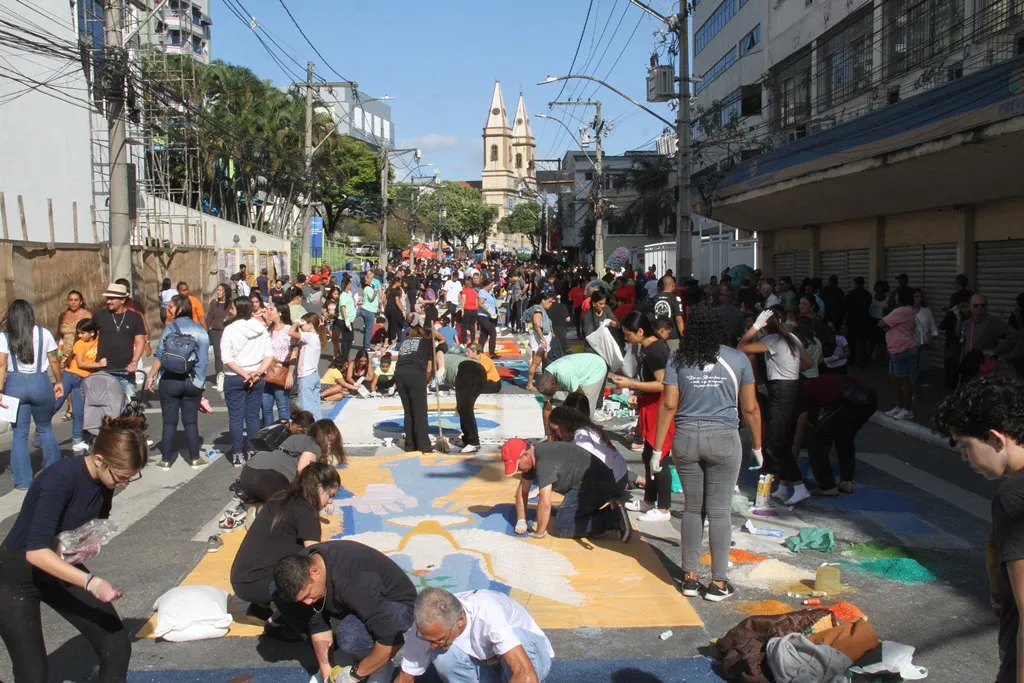 Já são mais de três décadas da cerimônia religiosa que atrai mais de 100 mil pessoas