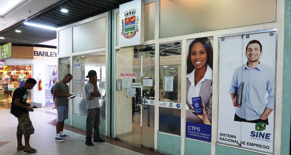 O Sine Alcântara fica na Rua Doutor Alfredo Backer, já o Sine do Partage Shopping está localizado no G3 do shopping