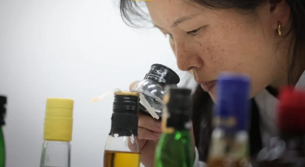 Trabalho da Polícia Científica na identificação de bebidas adulteradas