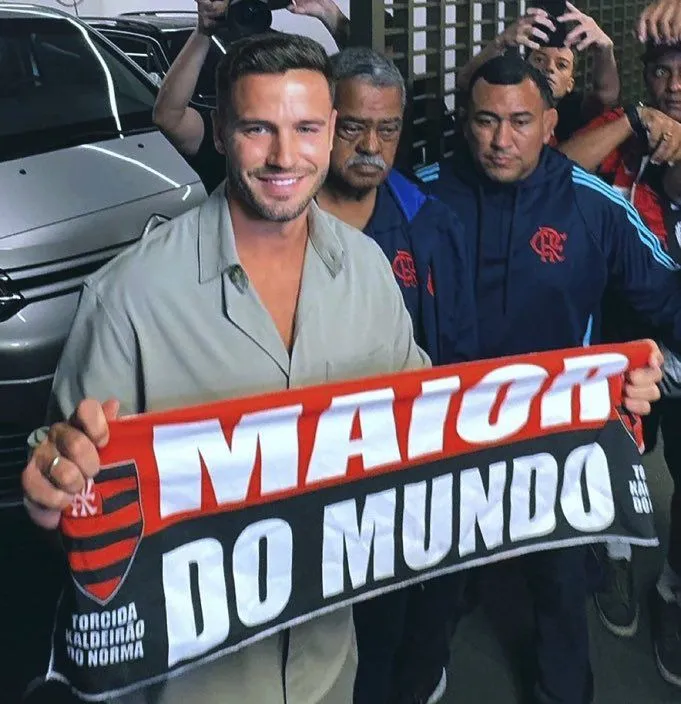 Saúl chegou ao Rio de Janeiro, nesta terça (22), para reforçar o Flamengo