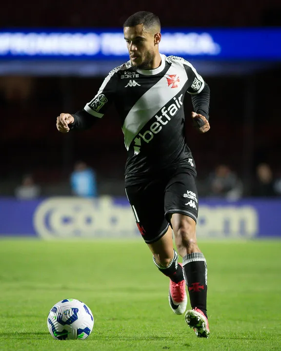 Coutinho segue treinando no Vasco e se aproxima de permanecer no clube