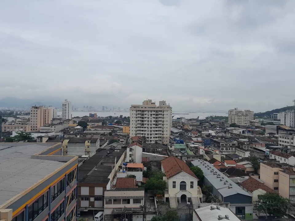 Céu nublado e chuva a qualquer momento