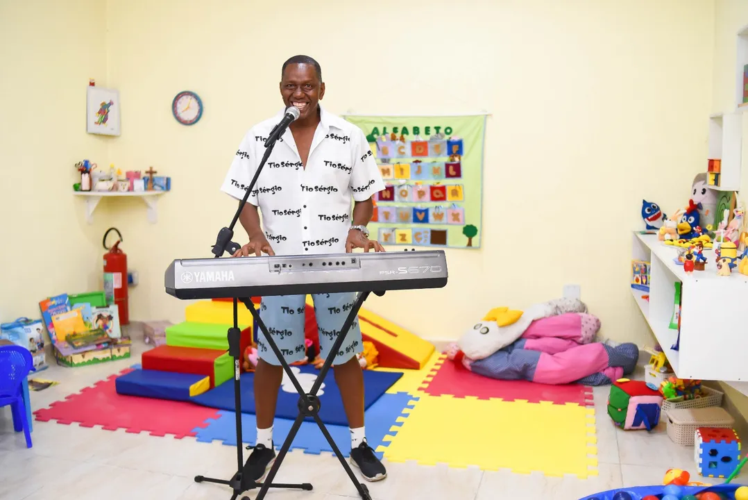 Show do Tio Sérgio, especial infantil, acontece no dia 28 na praça de alimentação do Shopping