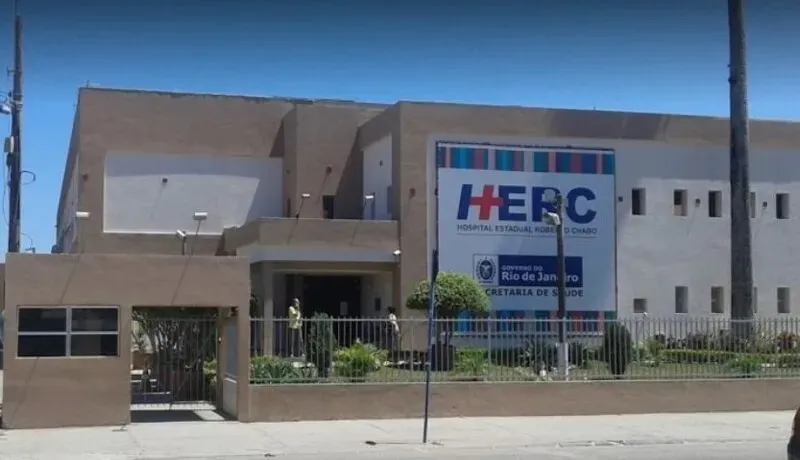 O militar foi encaminhado ao Hospital Estadual Roberto Chabo (HERC), em Araruama