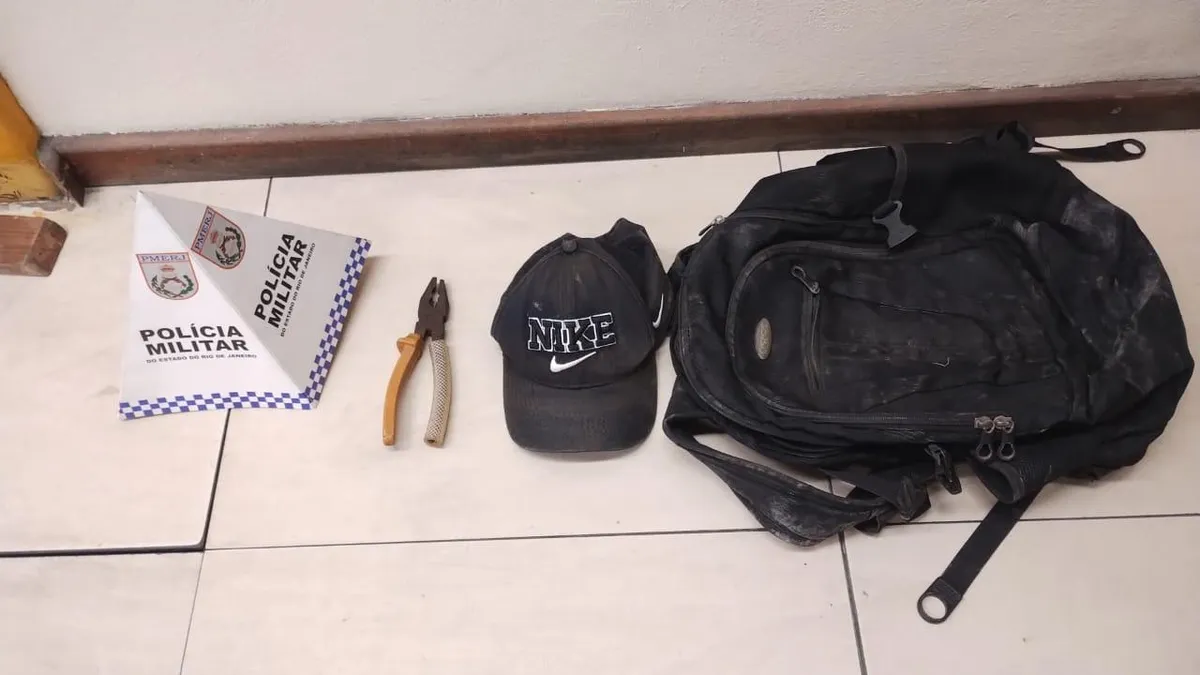 O criminoso foi autuado em flagrante delito pela prática de crime de furto