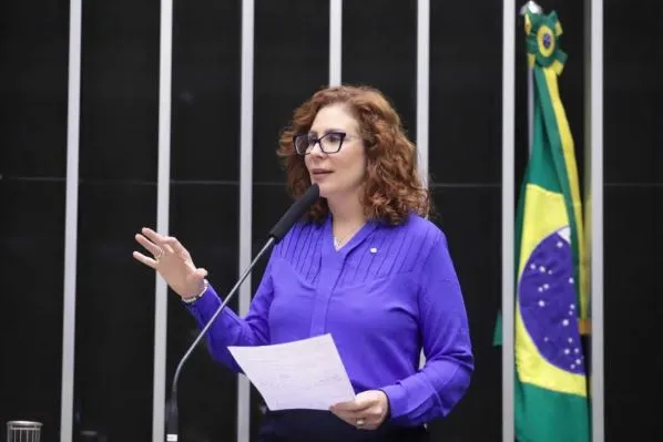 Carla Zambelli tem mandato cassado pelo TRE-SP