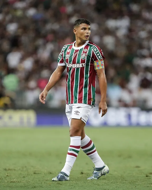 Thiago Silva volta a treinar no CT do Flu após lesão na coxa direita