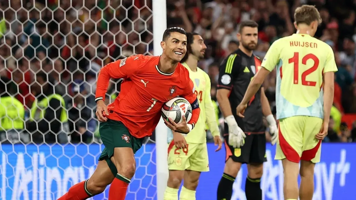 O torcedor caiu momentos antes do final da partida