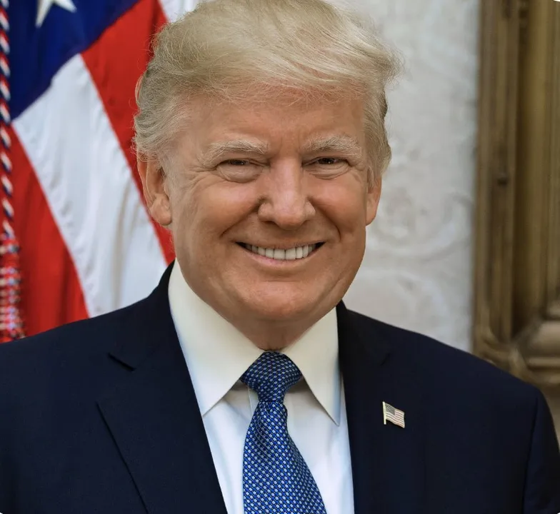 Donald Trump criticou mais uma vez o Brasil e voltou a defender o ex-presidente Jair Bolsonaro