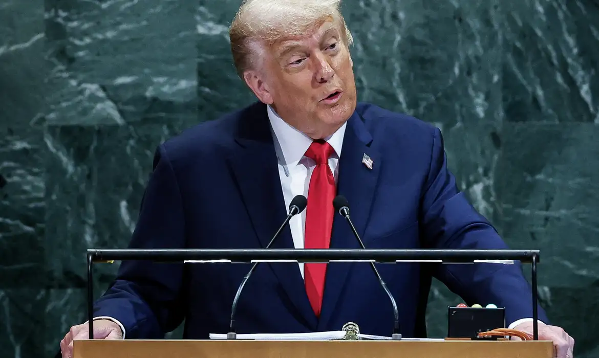 Trump diz que abraçou Lula e que tiveram ótima química