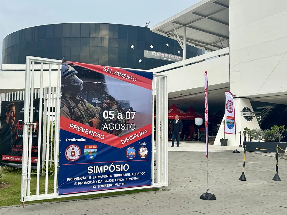 Palestras, exposição de equipamentos e simulações de resgate aquático marcaram o último dia do simpósio em Niterói