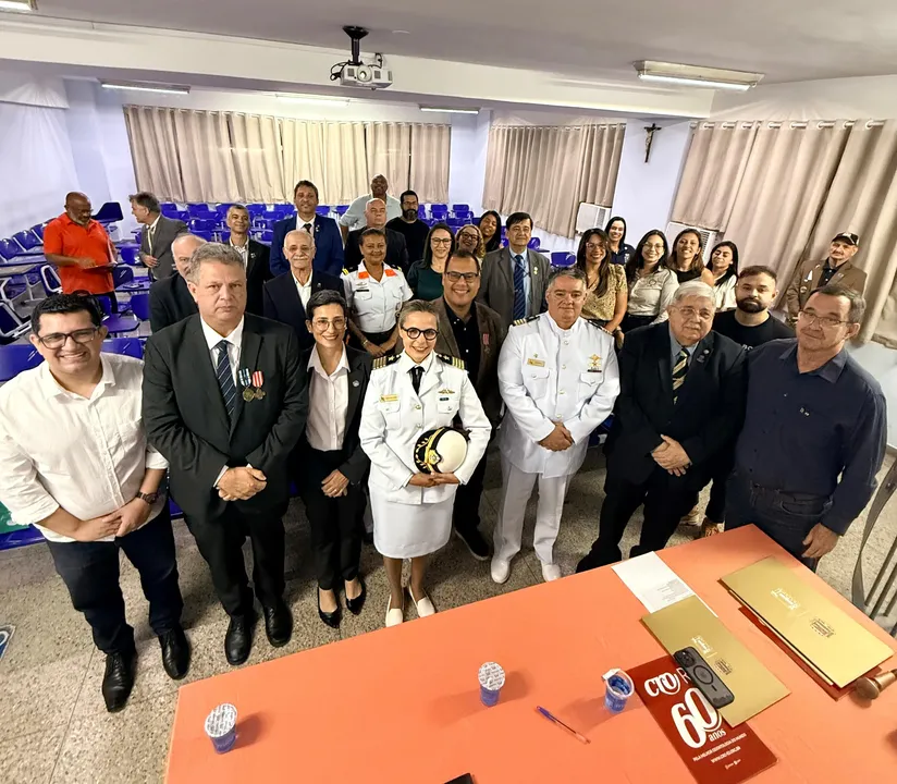 A homenagem foi organizada pela Sociedade de Amigos da Marinha (Soamar), que informou que o objetivo é "reforçar o apoio e a valorização da sociedade às pessoas que desempenham papéis sociais,