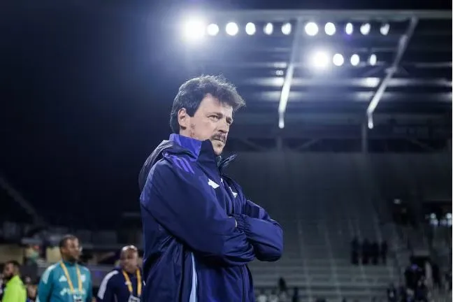 Vasco segue buscando fechar com Fernando Diniz