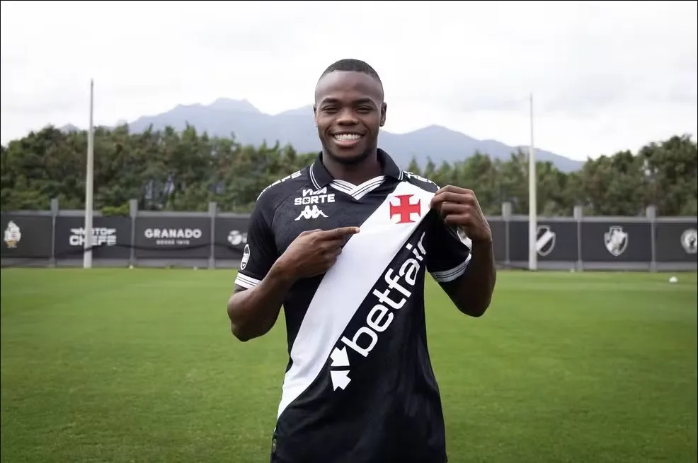 Vasco anuncia atacante colombiano Andrés Gómez