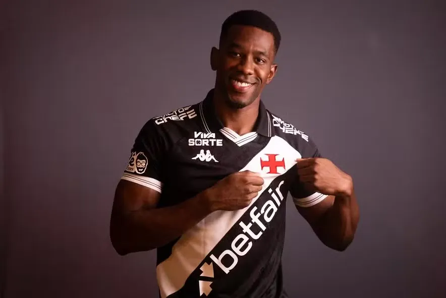 Carlos Cuesta é a quinta contratação do Vasco na atual janela de transferências