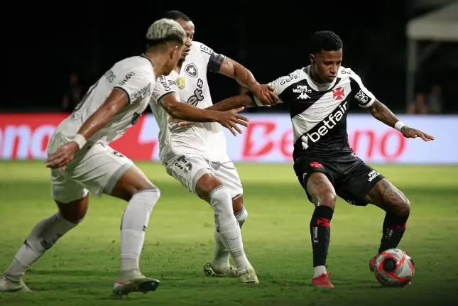 Tchê Tchê é dúvida para o duelo da semifinal diante do Flamengo, neste sábado (1)