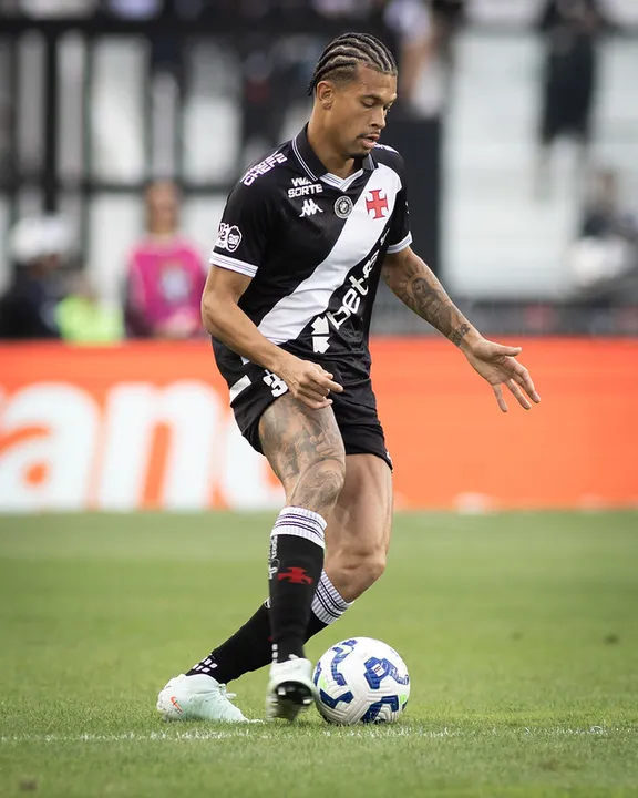 João Victor, um dos mais criticados do elenco, está de saída do Vasco