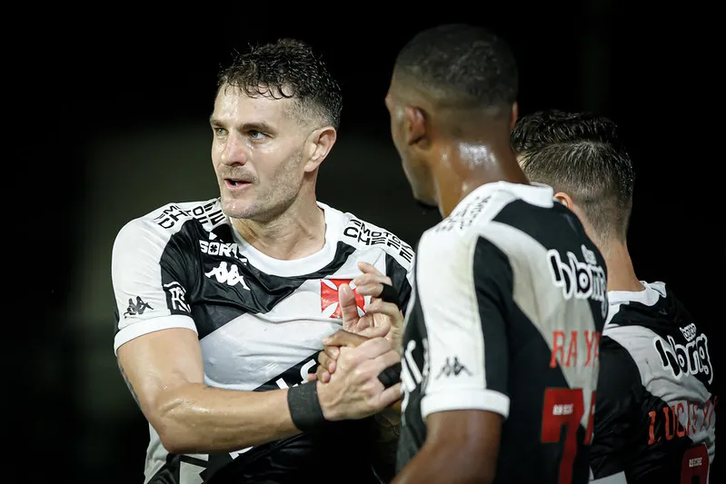 Vegetti é a esperança de gols do Vasco para o duelo desta terça (15), contra o Del Valle, pela Sul-Americana