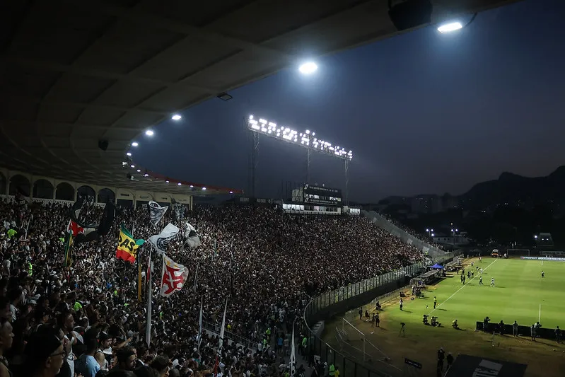 Iluminação de São Januário é alvo de críticas dos jogadores e da diretoria vascaína