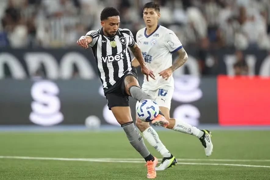 Vitinho foi convocado por Carlo Ancelotti após corte por lesão de Vanderson