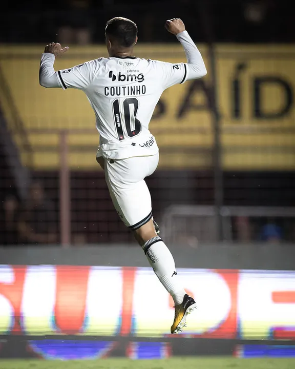 Philippe Coutinho vive boa fase no Vasco